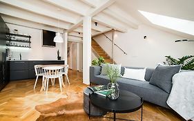 Large And Modern Apartment In The Heart Of Prague