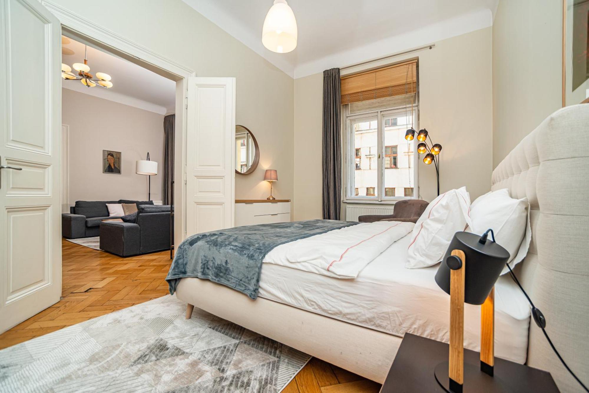 Large And Modern Apartment In The Heart Of Prague Exterior photo