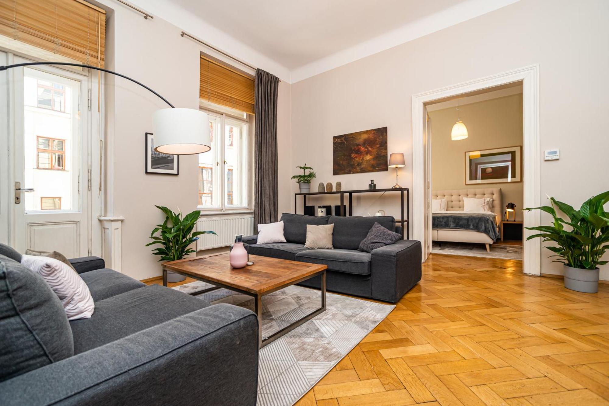 Large And Modern Apartment In The Heart Of Prague Exterior photo