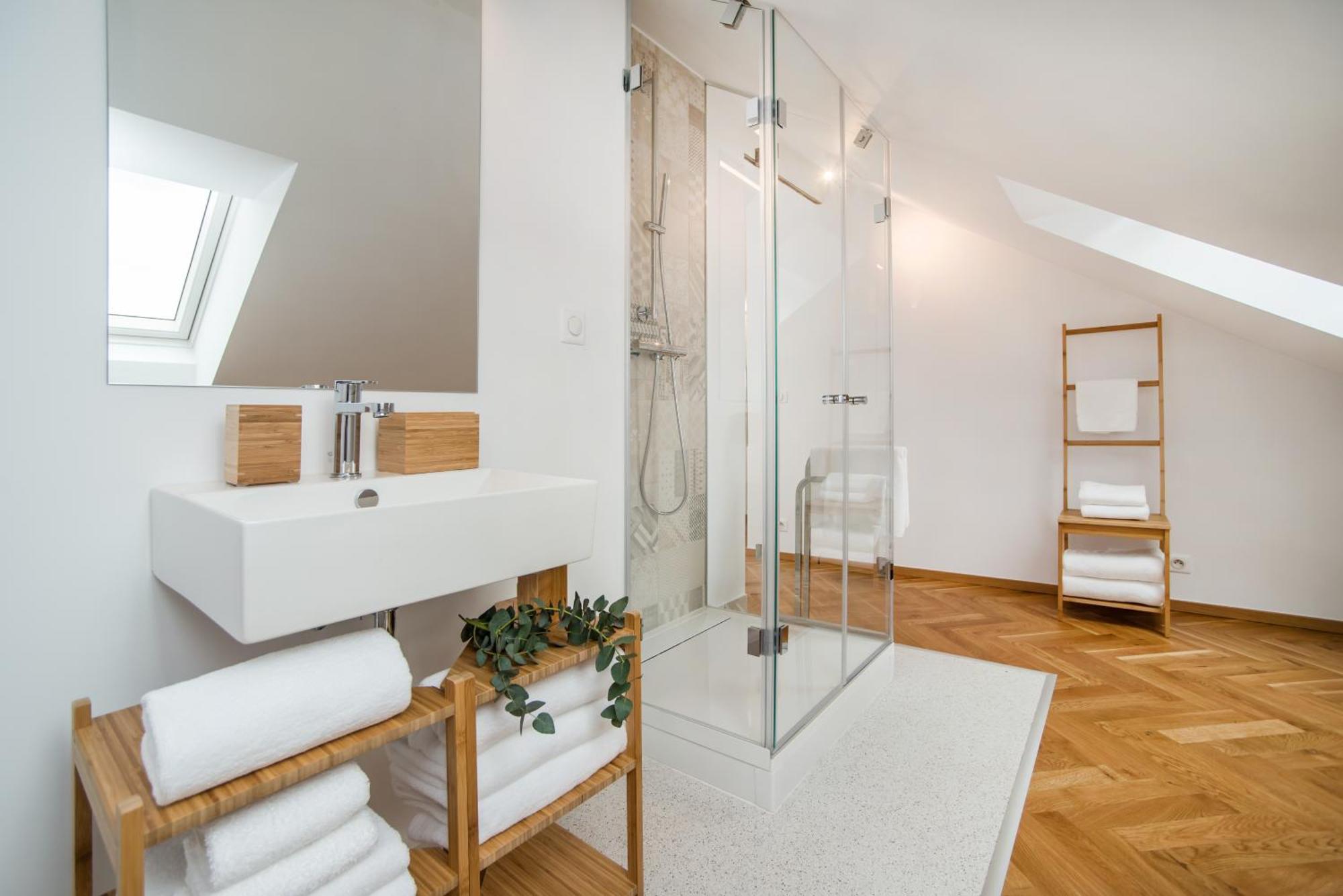Large And Modern Apartment In The Heart Of Prague Exterior photo