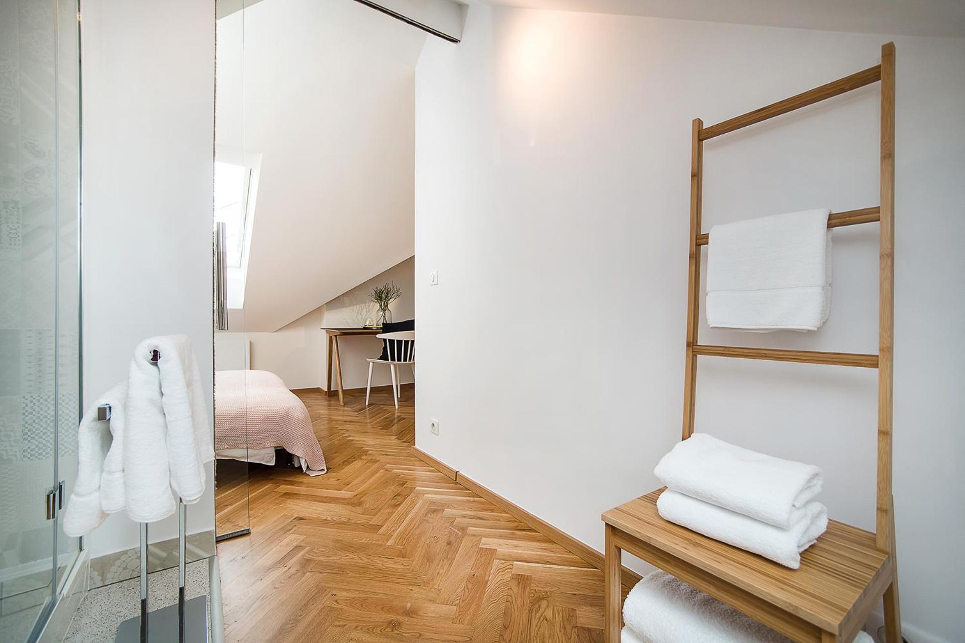 Large And Modern Apartment In The Heart Of Prague Exterior photo